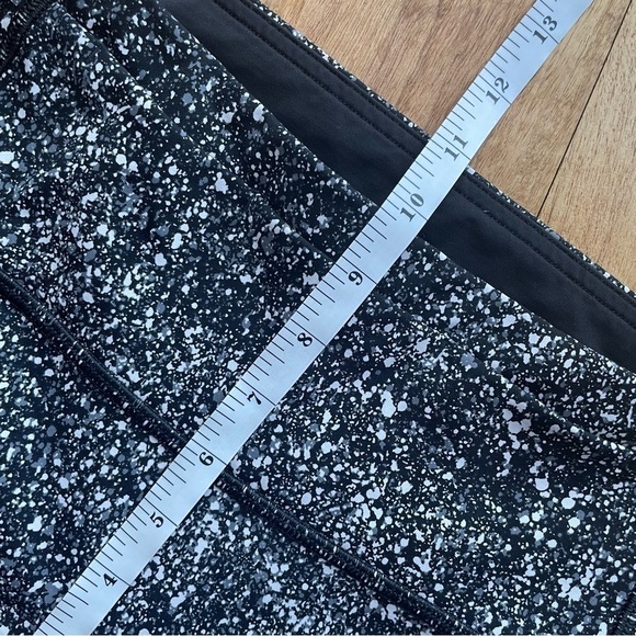 Lululemon Black and White Speckled Mesh Detail Crop Leggings - Picture 10 of 11